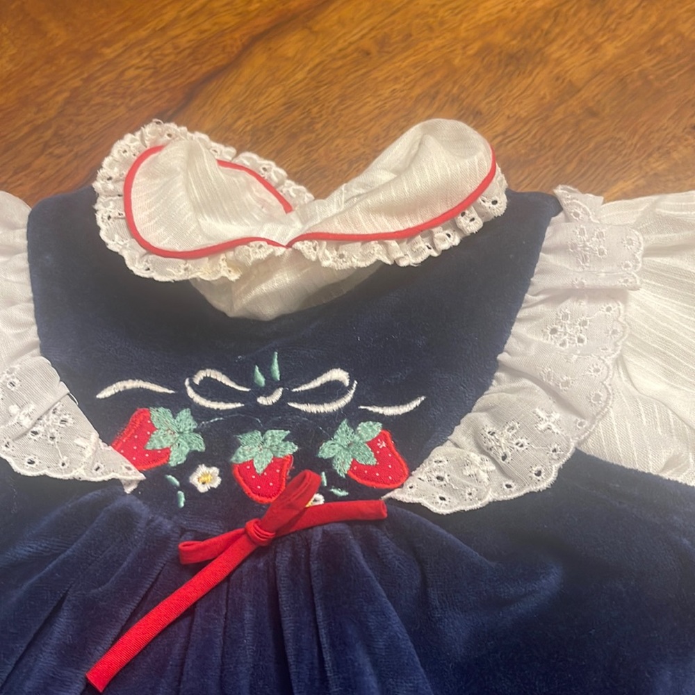 Vintage Baby Togs blue velvet jumper with top. Size 3-6 months EUC